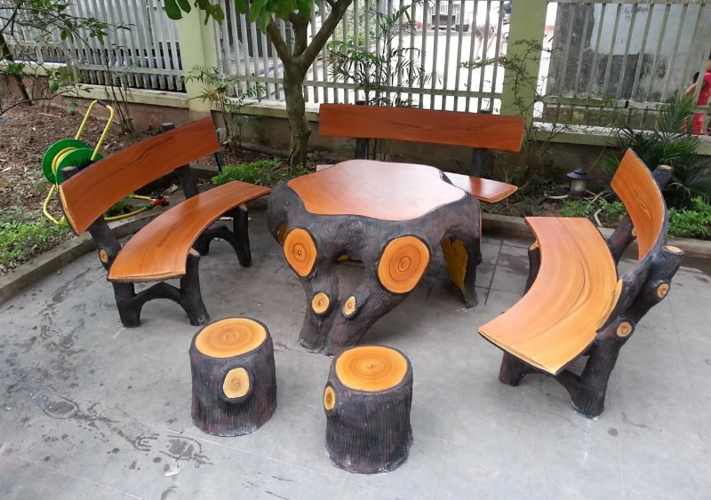 Bàn ghế đá giả gốc cây gỗ